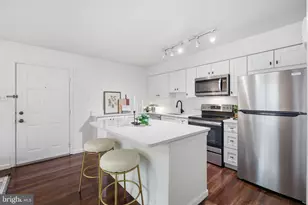 3303 Wyndham Cir, Alexandria, VA 22302 - Photo 7