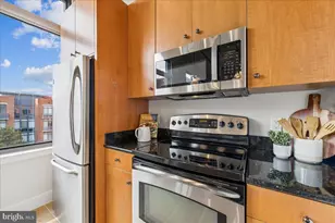520 John Carlyle St, Alexandria, VA 22314 - Photo 9