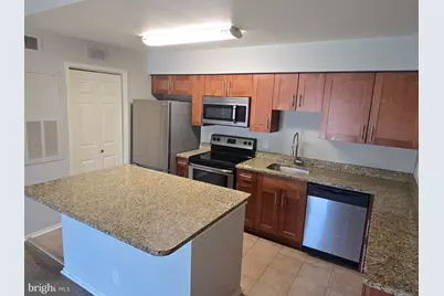 3306 Wyndham Circle #328, Alexandria, VA 22302 - Photo 5
