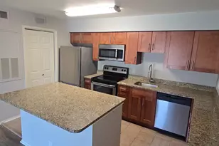 3306 Wyndham Cir, Alexandria, VA 22302 - Photo 5