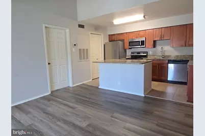 3306 Wyndham Circle #328, Alexandria, VA 22302 - Photo 3