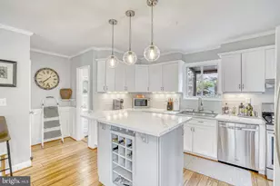 113 E Taylor Run Pkwy, Alexandria, VA 22314 - Photo 11