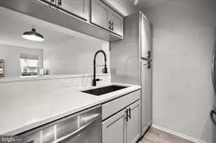 3311 Wyndham Cir, Alexandria, VA 22302 - Photo 9
