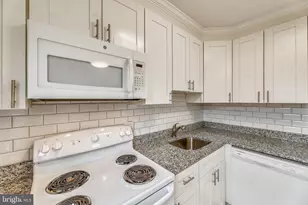 1812 W Abingdon Dr, Alexandria, VA 22314 - Photo 7