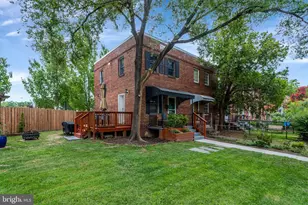 245 Buchanan St, Alexandria, VA 22314 - Photo 3