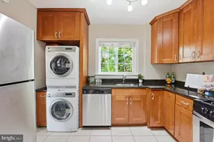 3430 Martha Custis Dr, Alexandria, VA 22302 - Photo 13