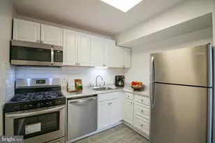 6 Canterbury Square, Alexandria, VA 22304 - Photo 3