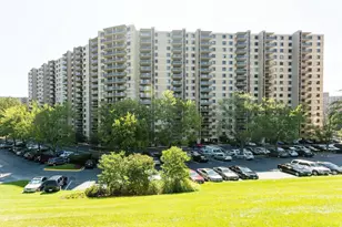 307 Yoakum Pkwy, Alexandria, VA 22304 - Photo 3