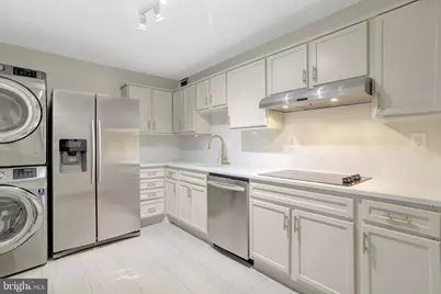 307 Yoakum Parkway #1517, Alexandria, VA 22304 - Photo 9