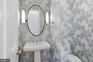 304 Charles Alexander Ct, Alexandria, VA 22301 - Photo 17