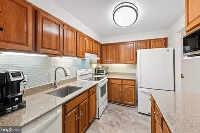 801 N Howard Street #106, Alexandria, VA 22304 - Photo 5