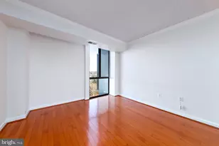 5300 Holmes Run Pkwy, Alexandria, VA 22304 - Photo 7