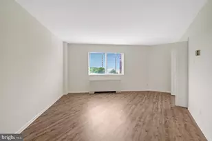 5340 Holmes Run Pkwy, Alexandria, VA 22304 - Photo 7