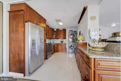 203 Yoakum Parkway #910, Alexandria, VA 22304 - Photo 5
