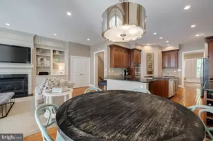 712 Bracey Ln, Alexandria, VA 22314 - Photo 17