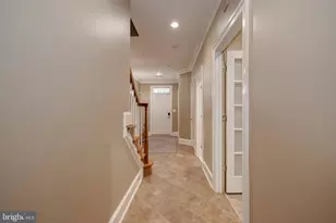 712 Bracey Ln, Alexandria, VA 22314 - Photo 9