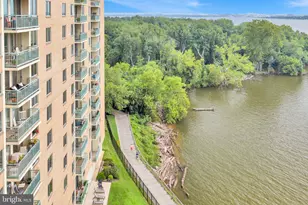 501 Slaters Ln, Alexandria, VA 22314 - Photo 25