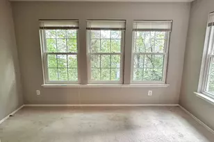 3313 Wyndham Cir, Alexandria, VA 22302 - Photo 11