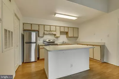 3305 Wyndham Circle #353, Alexandria, VA 22302 - Photo 9