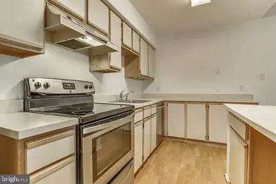 3305 Wyndham Circle #353, Alexandria, VA 22302 - Photo 11