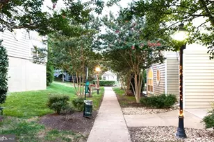 4550 Strutfield Ln, Alexandria, VA 22311 - Photo 29