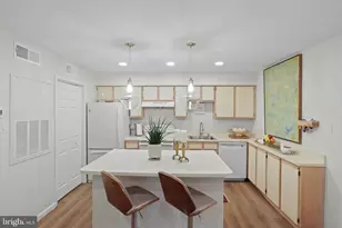 3303 Wyndham Cir, Alexandria, VA 22302 - Photo 11