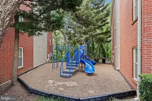 3303 Wyndham Cir, Alexandria, VA 22302 - Photo 19