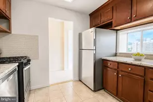5340 Holmes Run Pkwy, Alexandria, VA 22304 - Photo 7