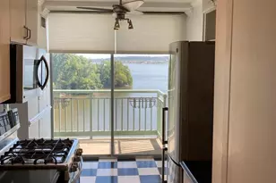 501 Slaters Ln, Alexandria, VA 22314 - Photo 9