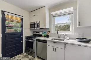 11 E Myrtle St, Alexandria, VA 22301 - Photo 17