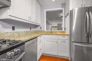 1012 Oronoco St, Alexandria, VA 22314 - Photo 3