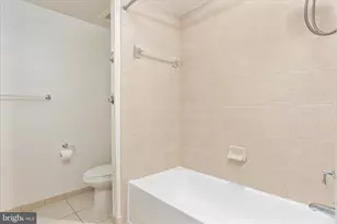 1111 Oronoco St, Alexandria, VA 22314 - Photo 19