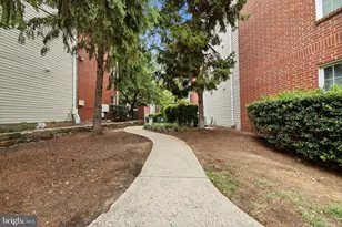 3310 Wyndham Cir, Alexandria, VA 22302 - Photo 27