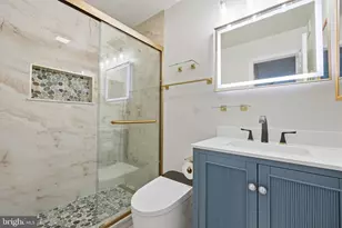 3310 Wyndham Cir, Alexandria, VA 22302 - Photo 19