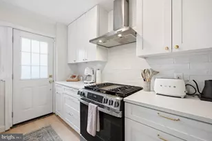 1010 Colonial Ave, Alexandria, VA 22314 - Photo 17