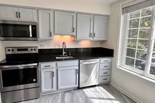 915 Portner Pl, Alexandria, VA 22314 - Photo 3