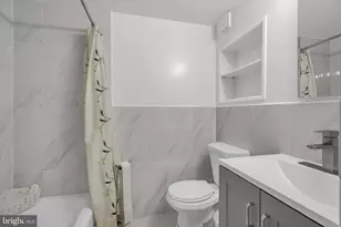 5340 Holmes Run Pkwy, Alexandria, VA 22304 - Photo 11
