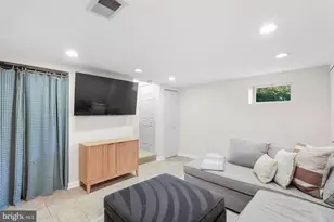 19 E Custis Ave, Alexandria, VA 22301 - Photo 15