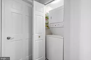 828 Slaters Ln, Alexandria, VA 22314 - Photo 25