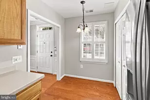 1401 Roundhouse Ln, Alexandria, VA 22314 - Photo 7