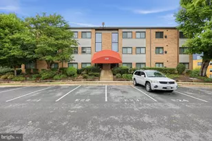 3320 S 28th St, Alexandria, VA 22302 - Photo 1