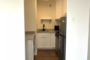 5340 Holmes Run Pkwy, Alexandria, VA 22304 - Photo 5
