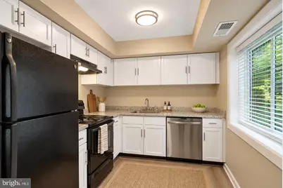 3200 S 28th Street #204, Alexandria, VA 22302 - Photo 3