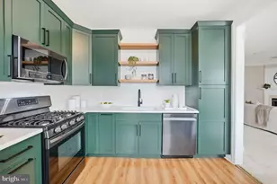 1724 Kingsgate Ct, Alexandria, VA 22302 - Photo 7