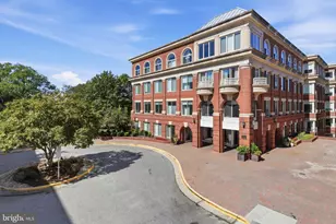 625 Slaters Ln, Alexandria, VA 22314 - Photo 7
