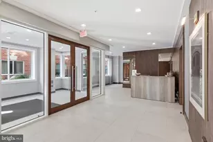 625 Slaters Ln, Alexandria, VA 22314 - Photo 35