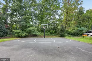 307 Yoakum Pkwy, Alexandria, VA 22304 - Photo 59