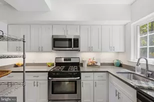 3243 Valley Dr, Alexandria, VA 22302 - Photo 17