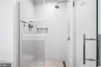 701 Swann Avenue #406, Alexandria, VA 22301 - Photo 17