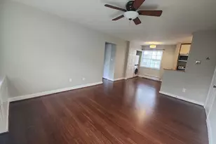 1726 W Abingdon Dr, Alexandria, VA 22314 - Photo 9